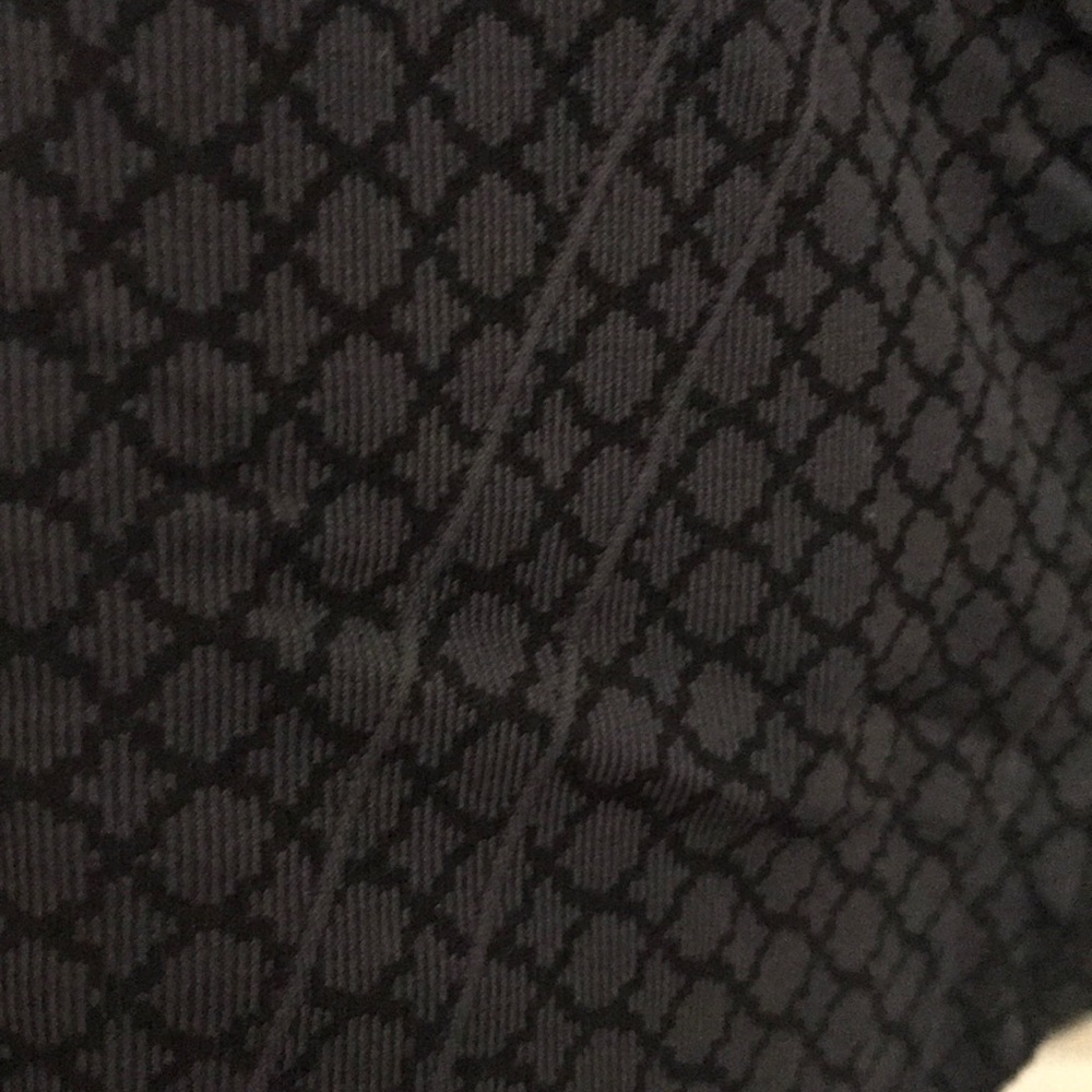 Lululemon In-The-Flow Crop II Size 2 - Picture 4 of 4